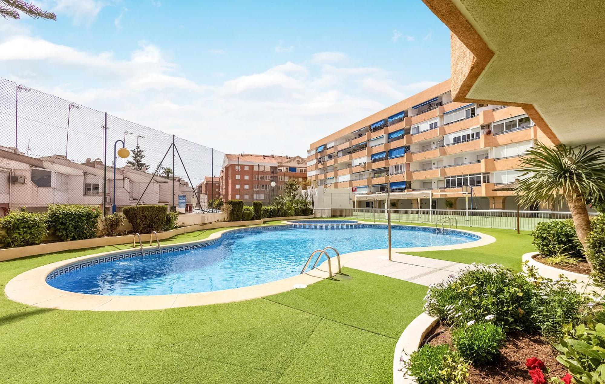 Nice Apartment In Torrevieja With Kitchen מראה חיצוני תמונה